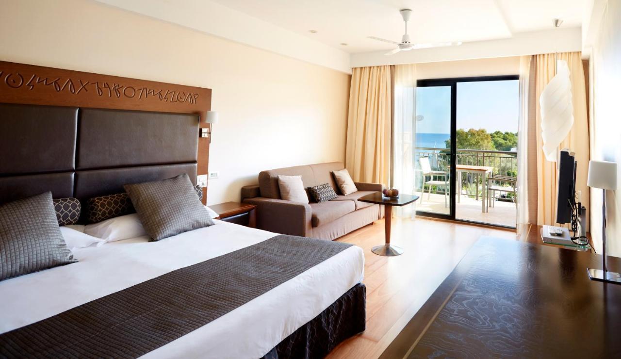 Insotel Fenicia Prestige Suites & Spa Santa Eularia des Riu Bagian luar foto