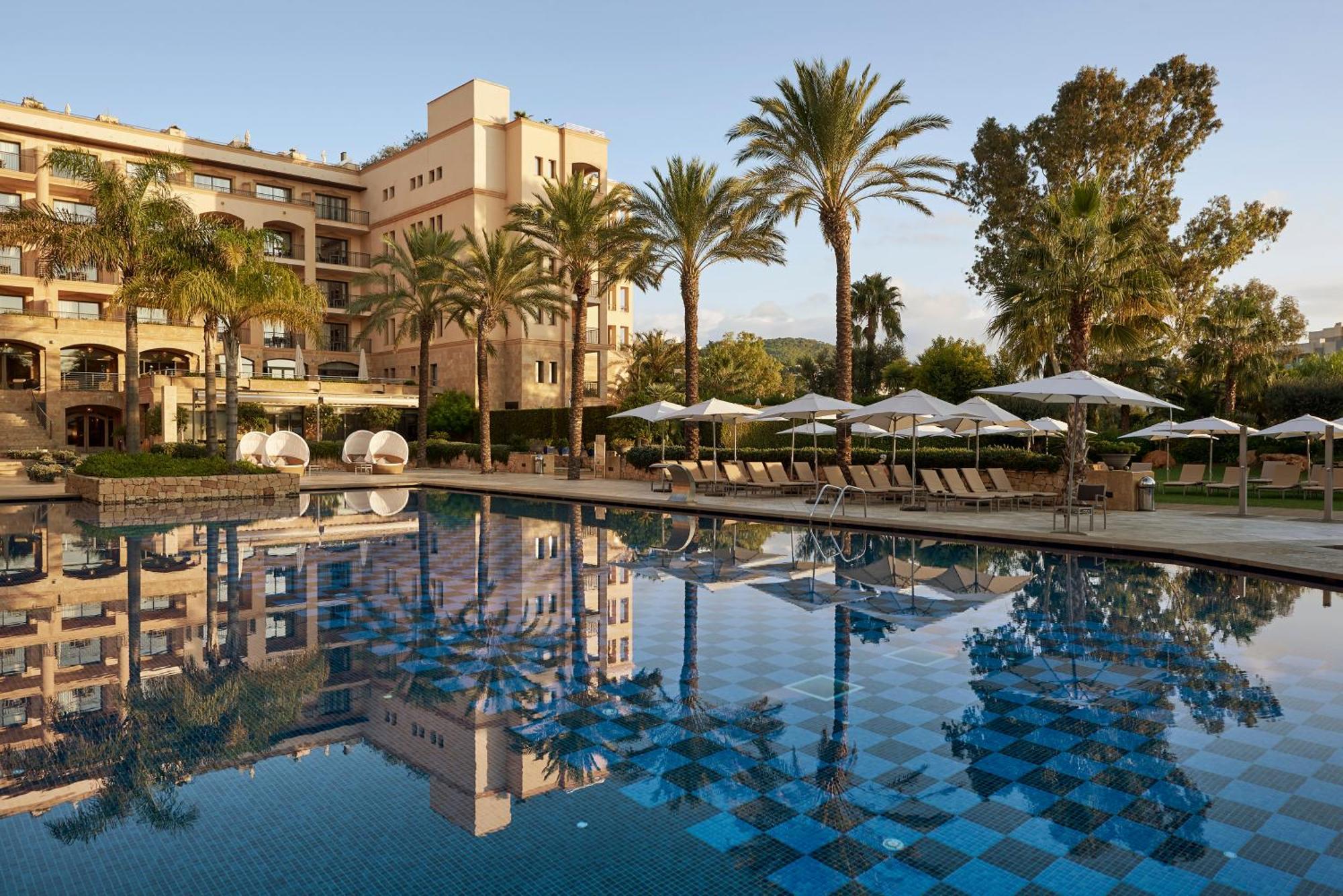Insotel Fenicia Prestige Suites & Spa Santa Eularia des Riu Bagian luar foto