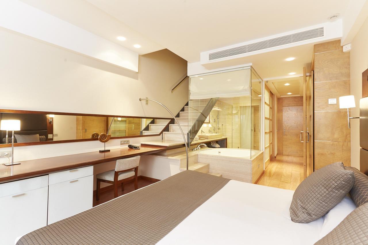 Insotel Fenicia Prestige Suites & Spa Santa Eularia des Riu Bagian luar foto